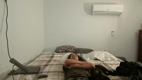 Snapshot of xxjasoneecxx chatting on January 23, 6:03 pm XxJasoneecxX online show from January 23, 6:03 pm