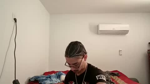 Snapshot of xxjasoneecxx chatting on January 12, 10:23 am XxJasoneecxX online show from January 12, 10:23 am