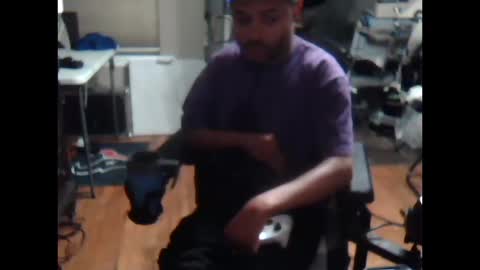 xxxonwheelz online show from October 18, 4:50 am