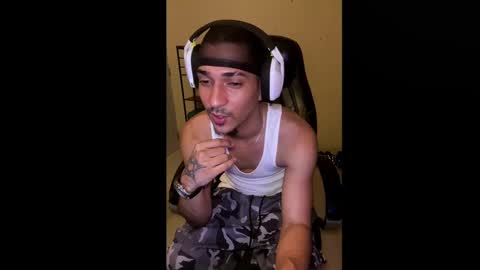 Y0ungman online show from October 11, 1:42 am