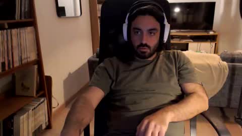 yeeaahoo online show from April 15, 6:52 pm