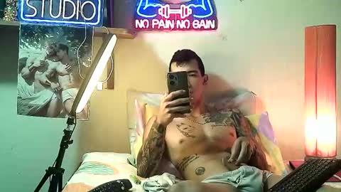 yeisoncastellanos1999 online show from December 21, 10:29 pm