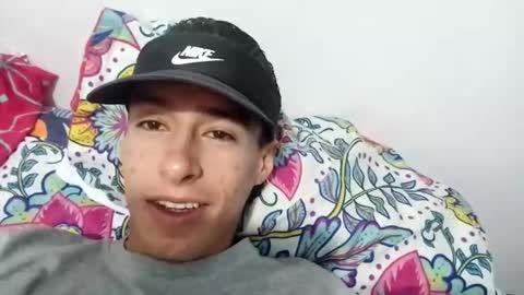 yeisongomezz online show from October 16, 11:57 pm