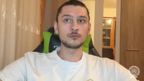 yellowsubmarinex2 online show from November 23, 7:03 pm