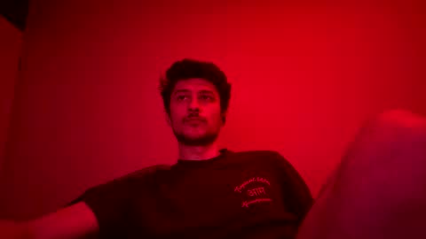 yellowsubmarinex2 online show from December 4, 6:44 am