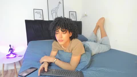 Snapshot of yess__daddyy chatting on September 30, 4:32 pm YAMPOOL online show from September 30, 4:32 pm