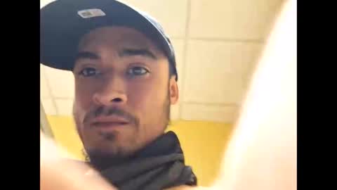 yezzi_1997 online show from November 20, 2:44 am