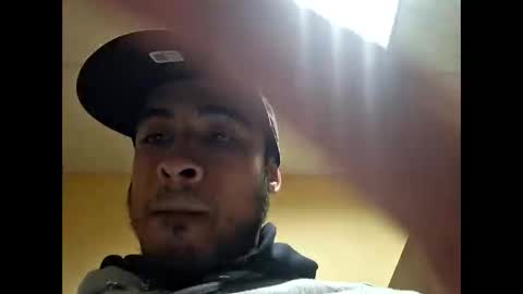 yezzi_1997 online show from December 2, 3:31 am