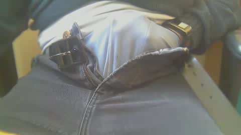 Snapshot of yigalb_ chatting on February 17, 1:10 pm yigalb_ online show from February 17, 1:10 pm
