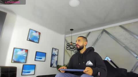 Yiyo online show from February 5, 4:06 am