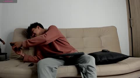 yizus_bonz online show from October 13, 11:33 pm