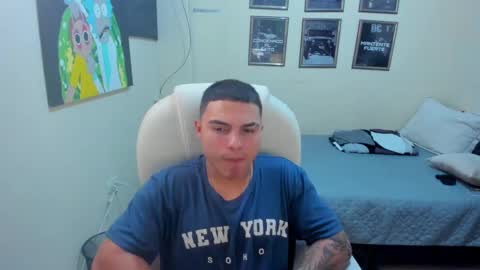 Snapshot of yker18 chatting on February 4, 8:17 pm yker online show from February 4, 8:17 pm