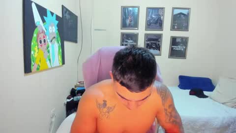 Snapshot of yker18 chatting on January 12, 10:12 pm yker online show from January 12, 10:12 pm