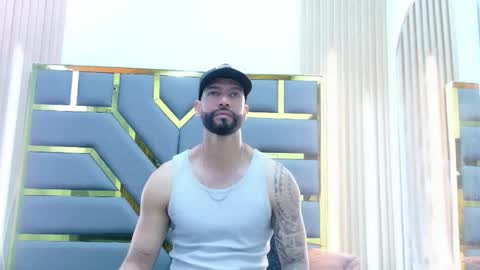 YORBY MAX online show from January 6, 1:04 pm