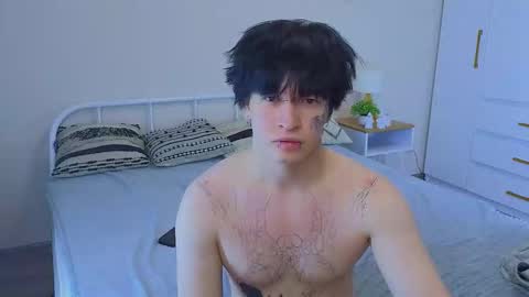 YOSHI  online show from November 14, 4:59 am