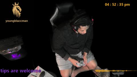 Snapshot of younblaccman6969 chatting on January 7, 10:52 pm younblaccman6969 online show from January 7, 10:52 pm