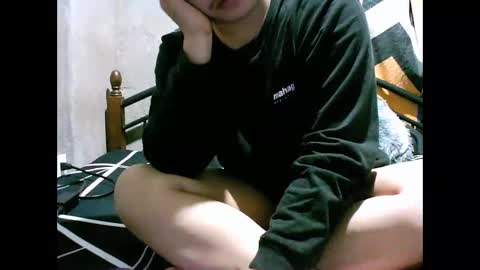 yourasian_lover29 online show from April 12, 3:46 pm