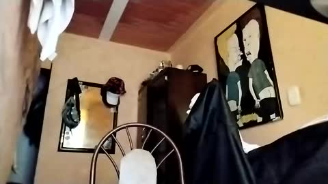 Snapshot of yourgodzeus chatting on January 9, 1:24 pm yourgodzeus online show from January 9, 1:24 pm