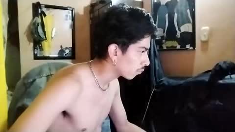 Snapshot of yourgodzeus chatting on February 24, 10:26 am yourgodzeus online show from February 24, 10:26 am