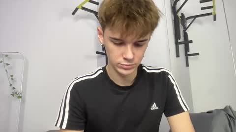 yoursweetyguy online show from November 10, 4:12 pm