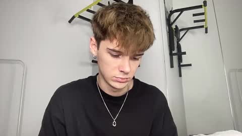 yoursweetyguy online show from December 4, 3:30 pm