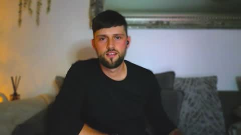 youzername2 online show from December 22, 11:57 pm