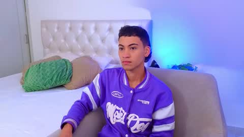 yulian_vasquez online show from February 5, 12:23 pm