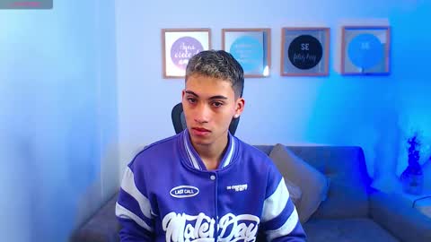 yulian_vasquez online show from October 9, 12:43 pm