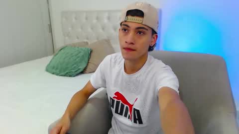 yulian_vasquez online show from February 23, 7:15 pm