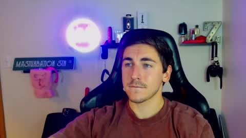 Zach Rhyder online show from December 9, 1:29 am