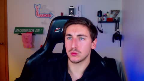 Zach Rhyder online show from March 3, 2:11 am