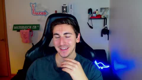 Zach Rhyder online show from January 3, 1:16 am