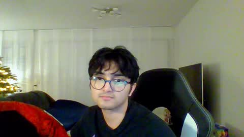 zac online show from December 18, 4:49 pm