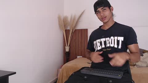 Zander online show from December 13, 1:55 pm