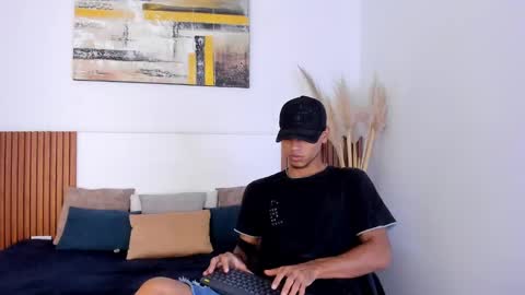 Zander online show from October 2, 1:15 pm
