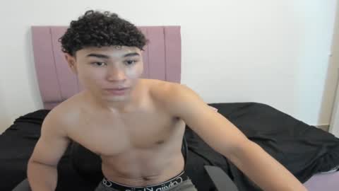 zanxley_ online show from December 19, 2:45 am