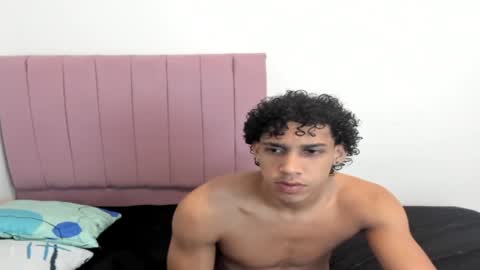 zanxley_ online show from January 4, 6:41 am
