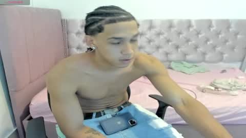 zanxley_ online show from February 9, 1:45 am