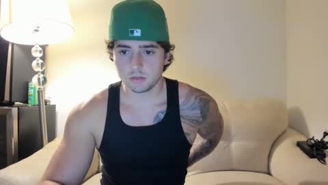 Snapshot of zaylanez chatting on February 8, 3:41 am Zay lanez online show from February 8, 3:41 am