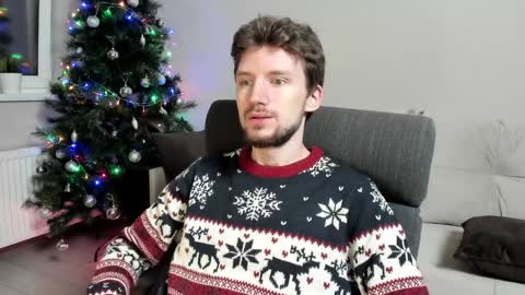 Snapshot of zepanl chatting on December 25, 4:44 am Andrew online show from December 25, 4:44 am