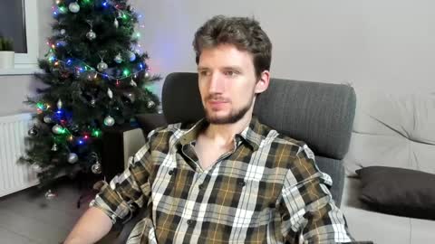 Snapshot of zepanl chatting on December 27, 8:39 pm Andrew online show from December 27, 8:39 pm