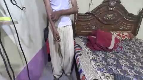 Zoya Khan online show from April 18, 10:42 pm