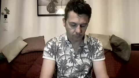 Artnoyz Shower online show from April 15, 8:09 pm