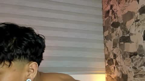 zyzz_1812 online show from March 25, 4:16 am