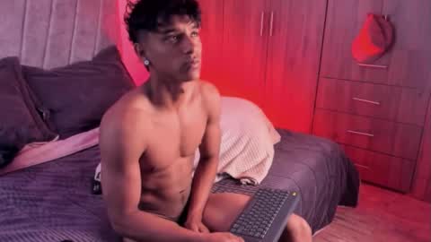 Snapshot of zyzz_1812 chatting on October 1, 7:07 pm zyzz_1812 online show from October 1, 7:07 pm