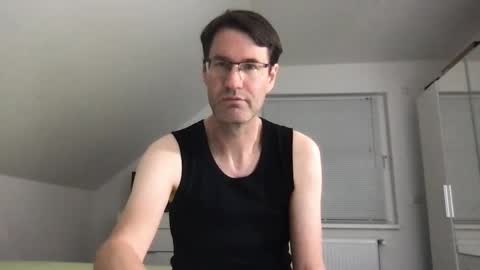 Snapshot of zzz123_cam chatting on October 5, 3:27 pm zzz123_cam online show from October 5, 3:27 pm