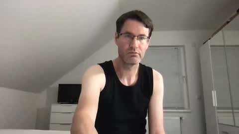Snapshot of zzz123_cam chatting on September 21, 3:23 pm zzz123_cam online show from September 21, 3:23 pm