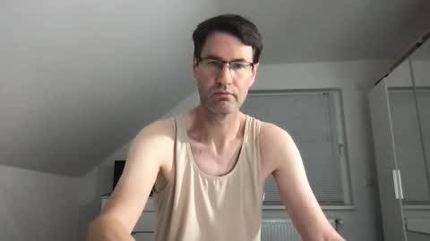Snapshot of zzz123_cam chatting on September 12, 2:17 pm zzz123_cam online show from September 12, 2:17 pm