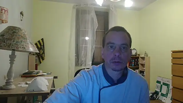 Snapshot of cloupefun chatting on December 10, 4:45 am cloupefun online show from December 10, 4:45 am