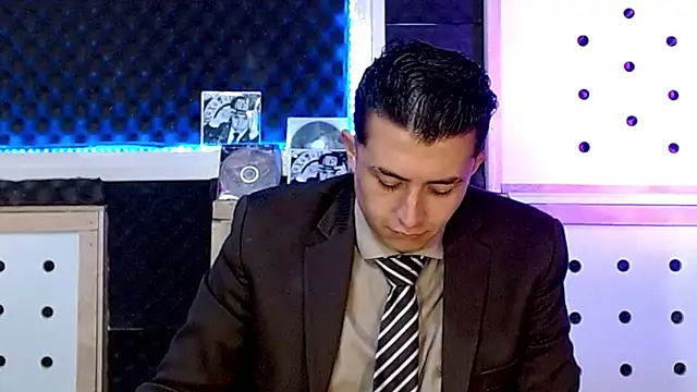 Darko0717 online show from December 3, 3:22 pm